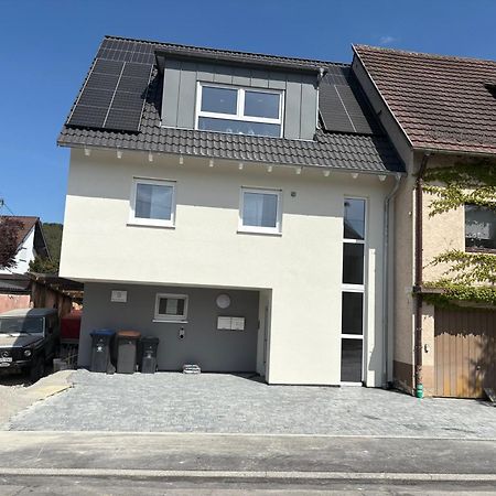 Stylisches Maybach Appartement Mit Terrasse Fuer 5 Personen, 5 Betten, Grosse Kochinsel, Homeoffice Mit 250Mbit Wlan Aidlingen المظهر الخارجي الصورة