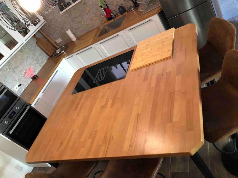 Stylisches Maybach Appartement Mit Terrasse Fuer 5 Personen, 5 Betten, Grosse Kochinsel, Homeoffice Mit 250Mbit Wlan Aidlingen المظهر الخارجي الصورة