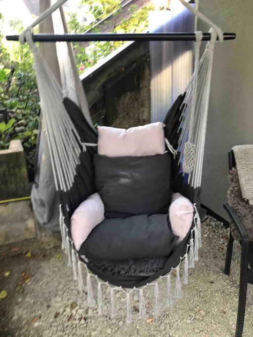 Stylisches Maybach Appartement Mit Terrasse Fuer 5 Personen, 5 Betten, Grosse Kochinsel, Homeoffice Mit 250Mbit Wlan Aidlingen المظهر الخارجي الصورة