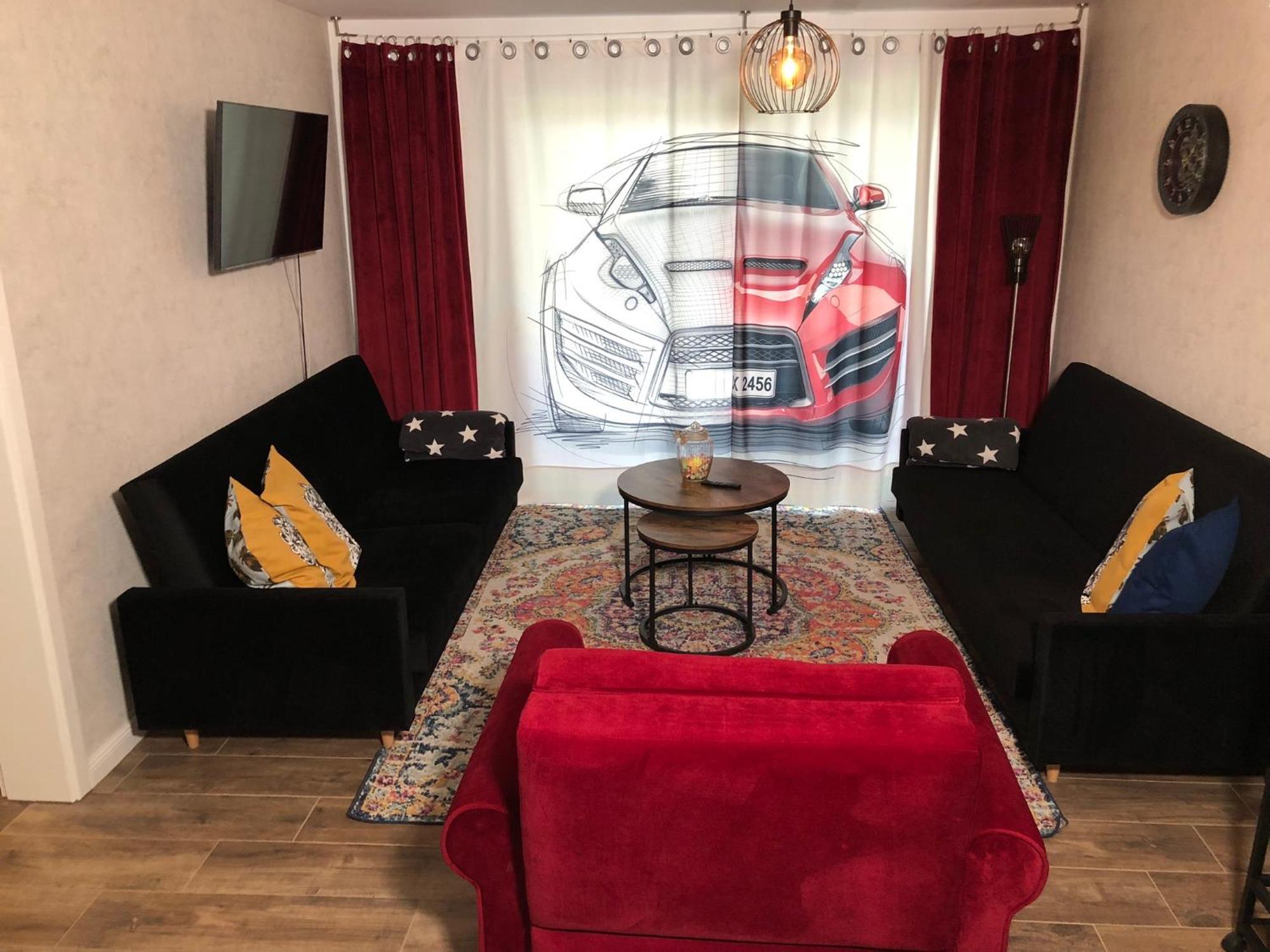 Stylisches Maybach Appartement Mit Terrasse Fuer 5 Personen, 5 Betten, Grosse Kochinsel, Homeoffice Mit 250Mbit Wlan Aidlingen المظهر الخارجي الصورة