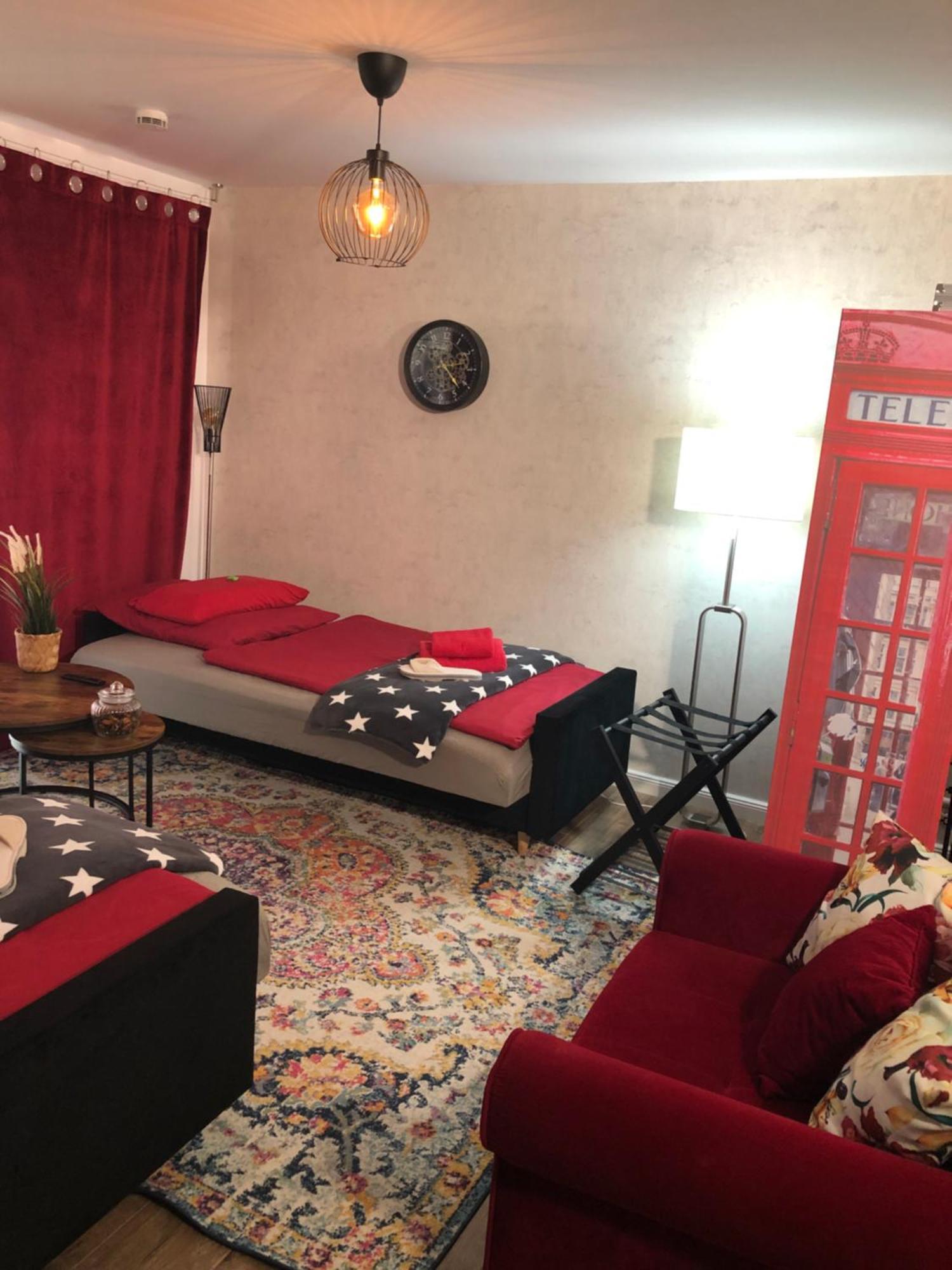 Stylisches Maybach Appartement Mit Terrasse Fuer 5 Personen, 5 Betten, Grosse Kochinsel, Homeoffice Mit 250Mbit Wlan Aidlingen المظهر الخارجي الصورة